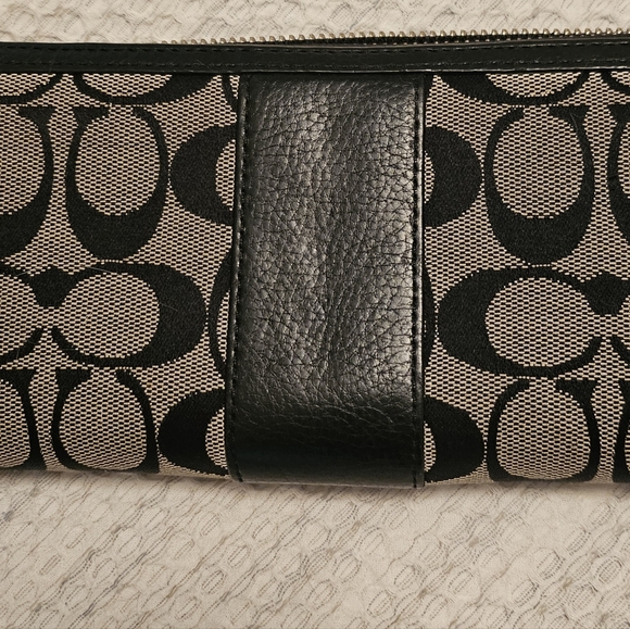 Wallet - Picture 2 of 3